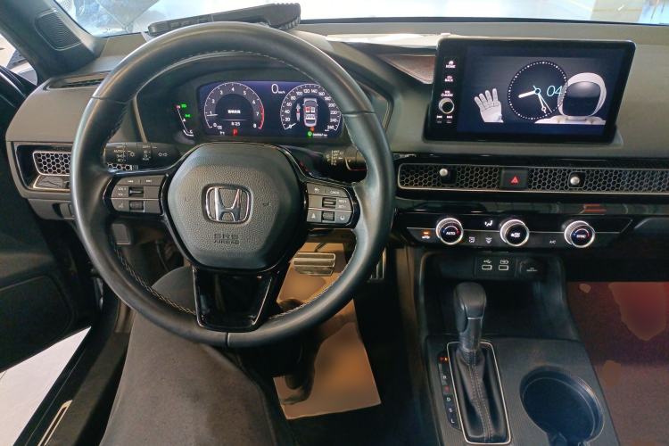 Used Honda Civic 2022 240TURBO CVT Dynamic Edition Center Console