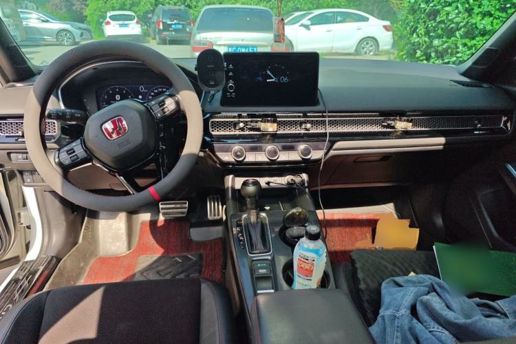 Used Honda Civic 2022 240TURBO CVT Ignition Edition Center Console