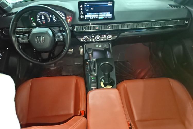 Used Honda Civic 2022 240TURBO CVT Dynamic Edition Center Console