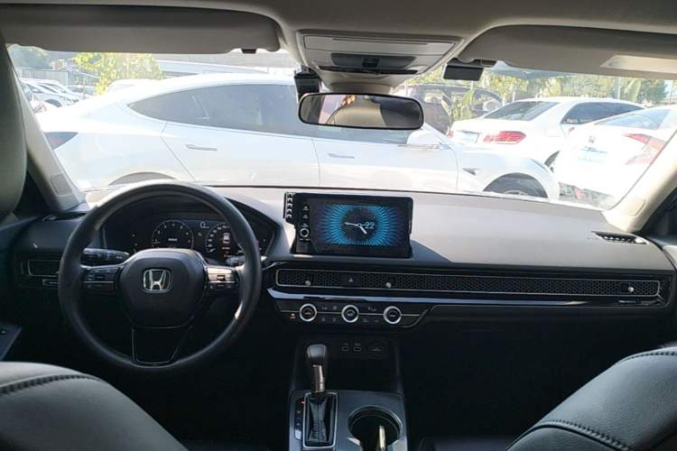 Used Honda Civic 2022 240TURBO CVT Dynamic Edition Center Console
