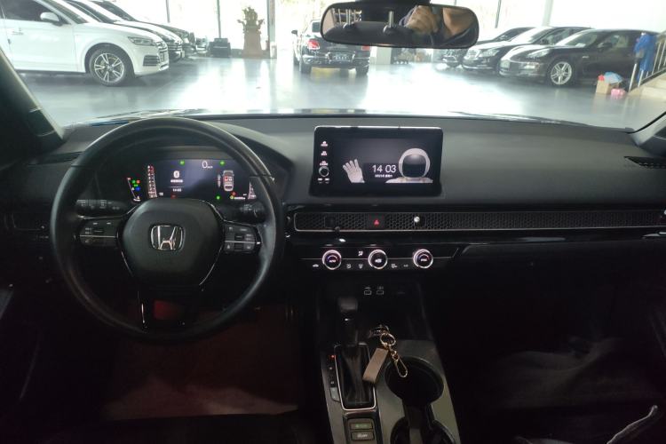 Used Honda Civic 2022 240TURBO CVT Dynamic Edition Center Console