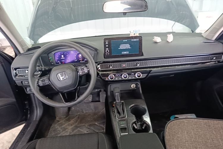 Used Honda Civic 2022 240TURBO CVT Dynamic Edition Center Console