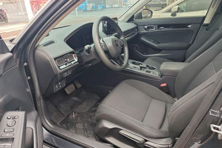 Used Honda Civic 2022 240TURBO CVT Dynamic Edition Driver Seat