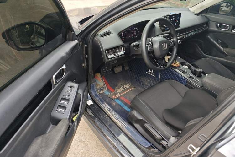 Used Honda Civic 2022 240TURBO CVT Dynamic Edition Driver Seat