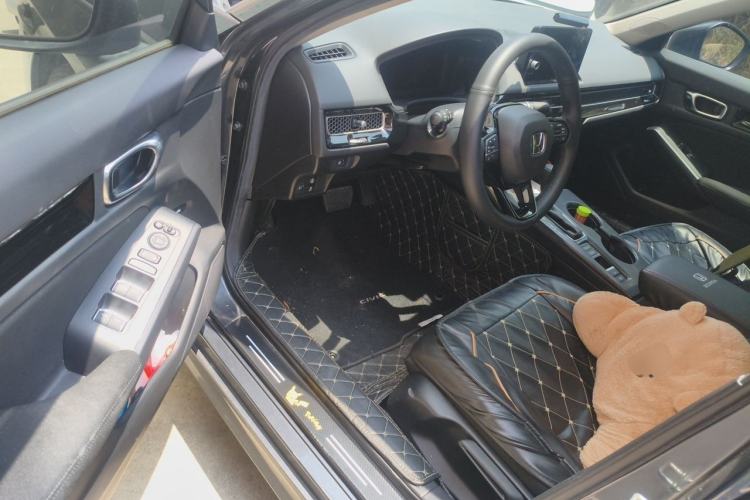 Used Honda Civic 2022 240TURBO CVT Dynamic Edition Driver Seat