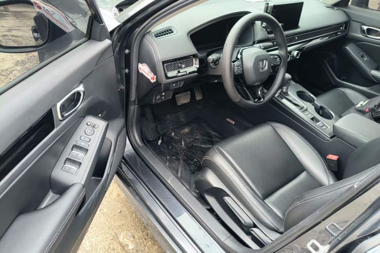 Used Honda Civic 2022 240TURBO CVT Dynamic Edition Driver Seat