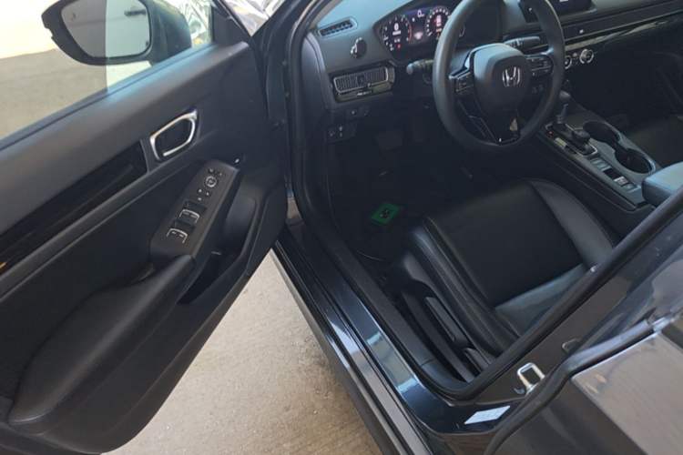 Used Honda Civic 2022 240TURBO CVT Dynamic Edition Driver Seat