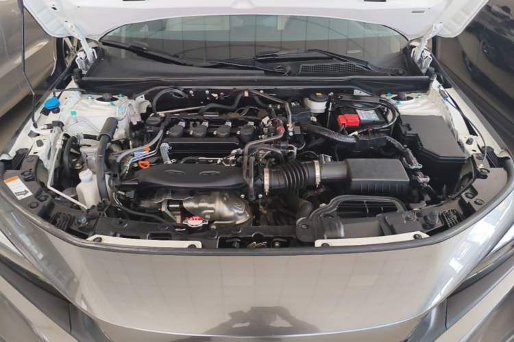 Used Honda Civic 2022 240TURBO CVT Dynamic Edition Engine Bay