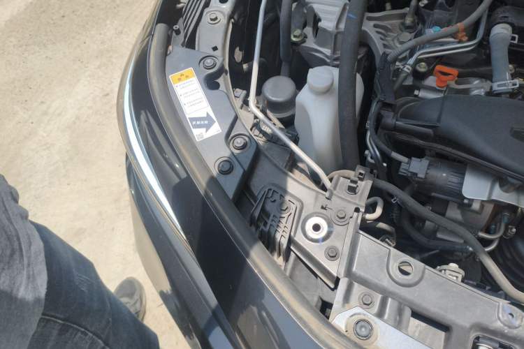Used Honda Civic 2022 240TURBO CVT Dynamic Edition Engine Bay Right