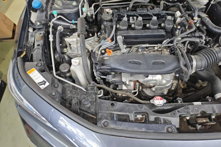 Used Honda Civic 2022 240TURBO CVT Dynamic Edition Engine Bay Right