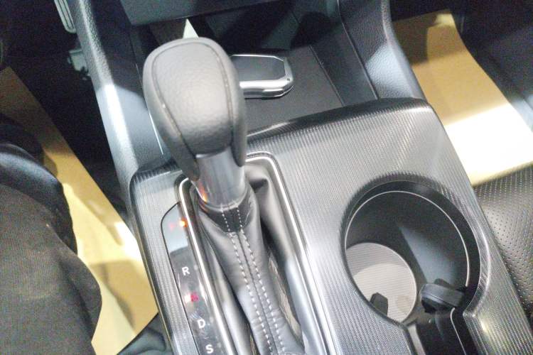 Used Honda Civic 2022 240TURBO CVT Dynamic Edition Gear Lever