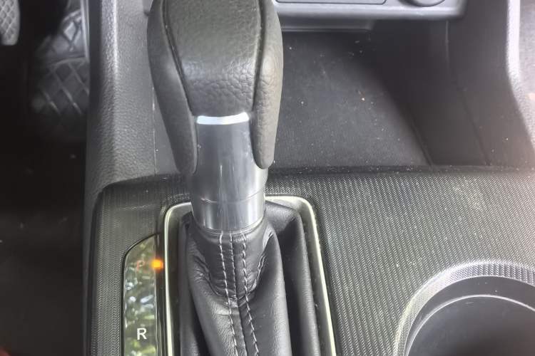Used Honda Civic 2022 240TURBO CVT Dynamic Edition Gear Lever