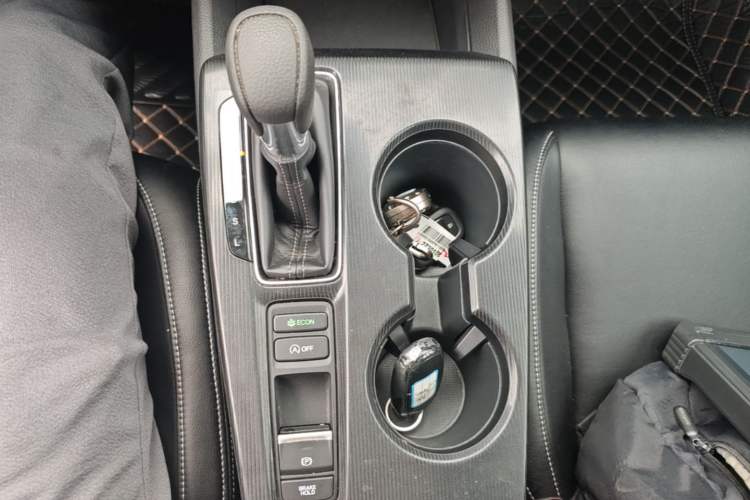 Used Honda Civic 2022 240TURBO CVT Dynamic Edition Gear Lever