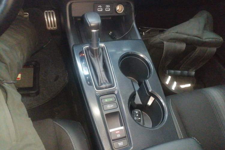 Used Honda Civic 2022 240TURBO CVT Dynamic Edition Gear Lever