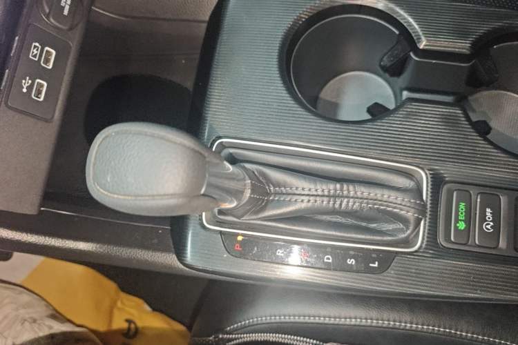 Used Honda Civic 2022 240TURBO CVT Dynamic Edition Gear Lever