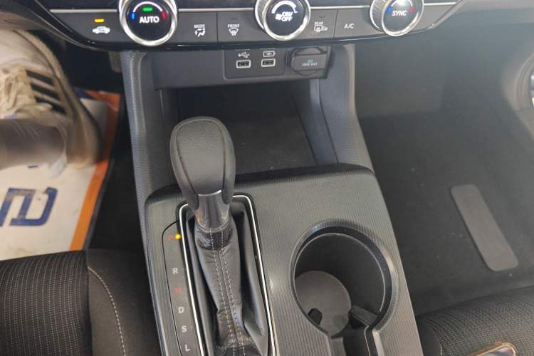 Used Honda Civic 2022 240TURBO CVT Dynamic Edition Gear Lever