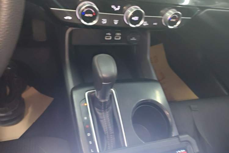 Used Honda Civic 2022 240TURBO CVT Dynamic Edition Gear Lever