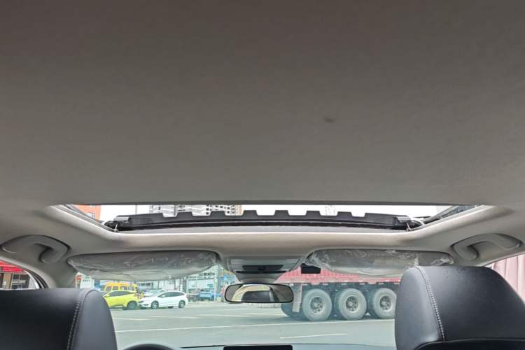 Used Honda Civic 2022 240TURBO CVT Dynamic Edition Headliner