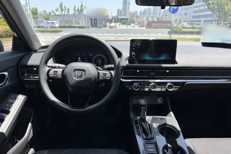 Used Honda Civic 2022 240TURBO CVT Dynamic Edition Interior 2