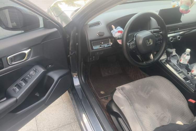Used Honda Civic 2022 240TURBO CVT Dynamic Edition Interior 3