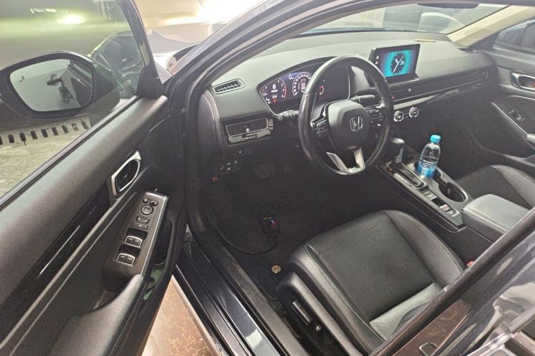 Used Honda Civic 2022 240TURBO CVT Dynamic Control Version Interior 3
