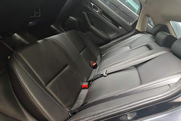 Used Honda Civic 2022 240TURBO CVT Dynamic Control Version Interior 4