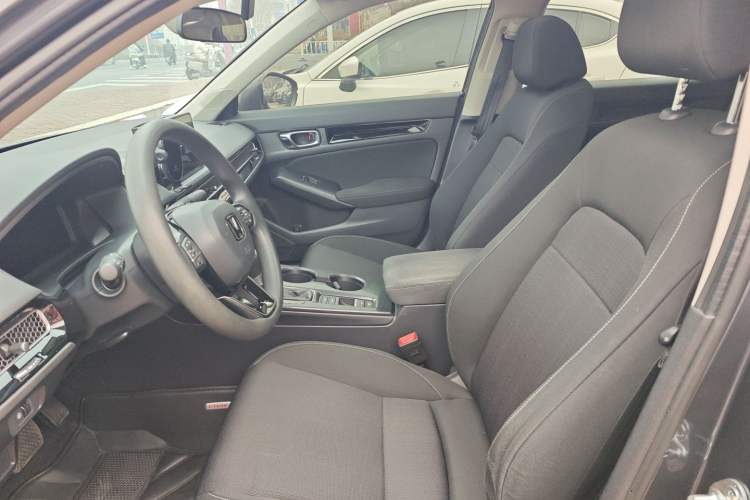 Used Honda Civic 2022 240TURBO CVT Dynamic Edition Interior 5