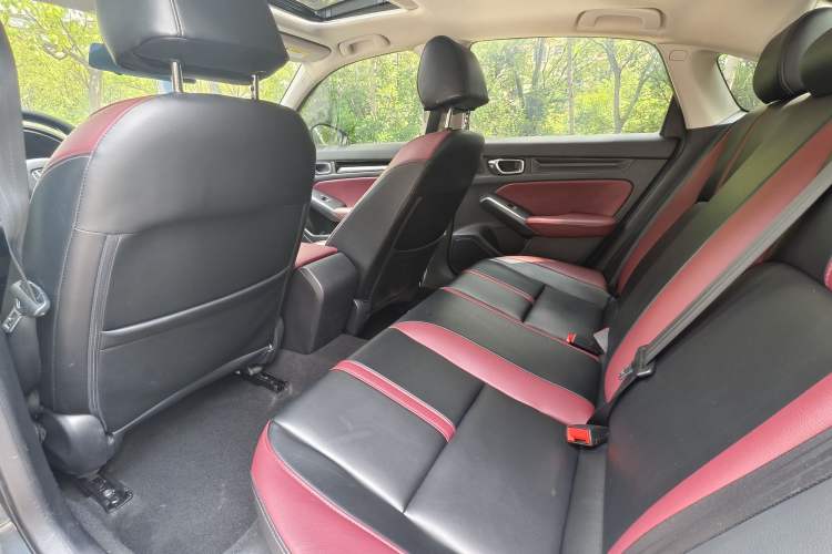 Used Honda Civic 2022 240TURBO CVT Dynamic Edition Interior 5