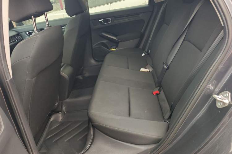 Used Honda Civic 2022 240TURBO CVT Dynamic Edition Interior 6