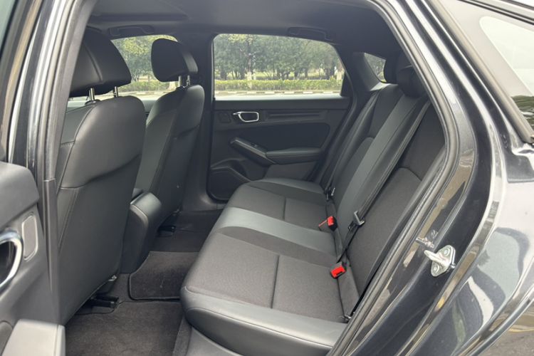 Used Honda Civic 2022 240TURBO CVT Dynamic Edition Interior 9