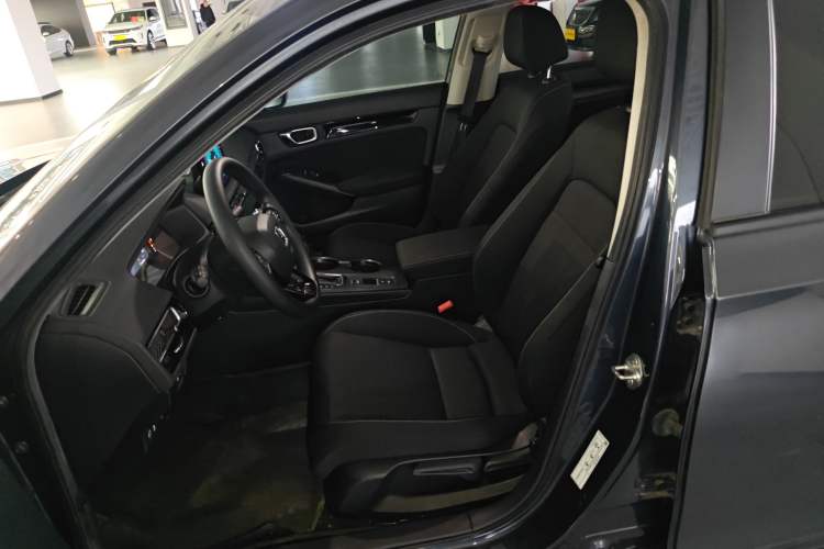 Used Honda Civic 2022 240TURBO CVT Dynamic Edition Left Front Seat