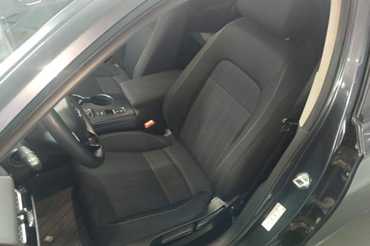 Used Honda Civic 2022 240TURBO CVT Dynamic Edition Left Front Seat