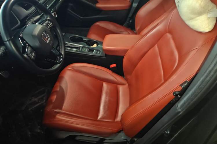 Used Honda Civic 2022 240TURBO CVT Dynamic Edition Left Front Seat