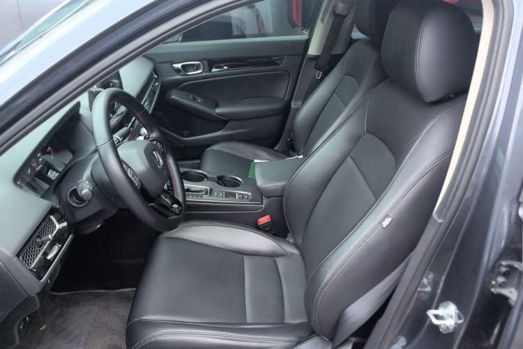 Used Honda Civic 2022 240TURBO CVT Dynamic Edition Left Front Seat