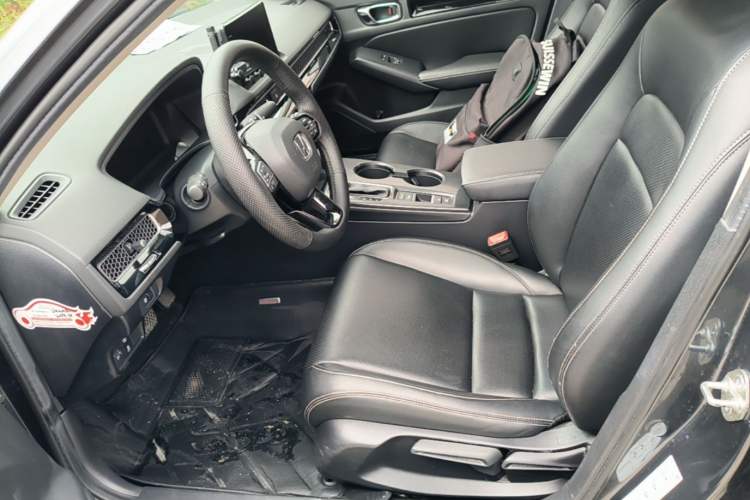 Used Honda Civic 2022 240TURBO CVT Dynamic Edition Left Front Seat