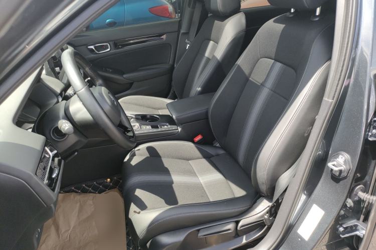 Used Honda Civic 2022 240TURBO CVT Dynamic Edition Left Front Seat