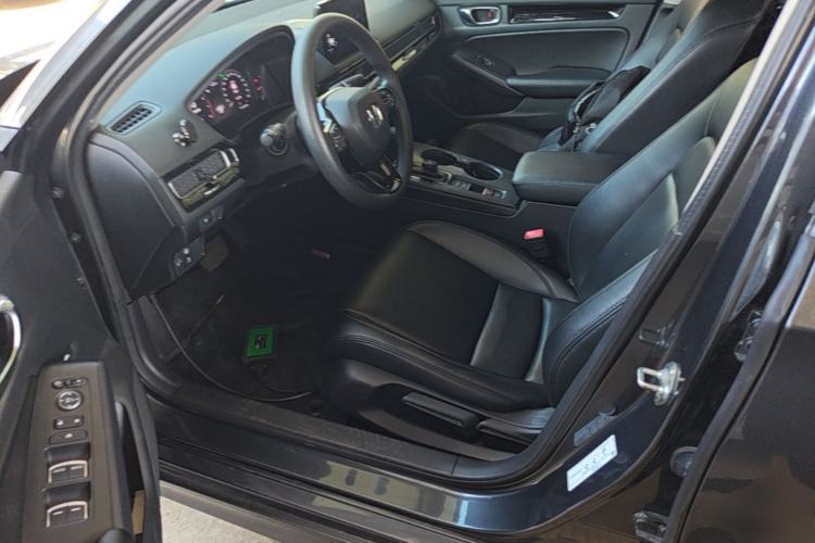 Used Honda Civic 2022 240TURBO CVT Dynamic Edition Left Front Seat
