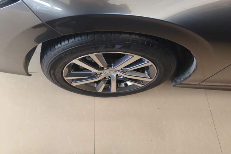 Used Honda Civic 2022 240TURBO CVT Dynamic Edition Left Front Wheel Hub