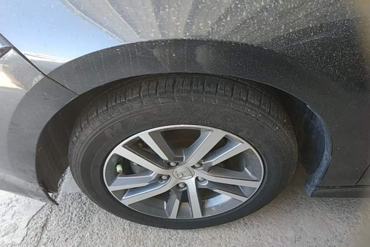 Used Honda Civic 2022 240TURBO CVT Dynamic Edition Left Front Wheel Hub