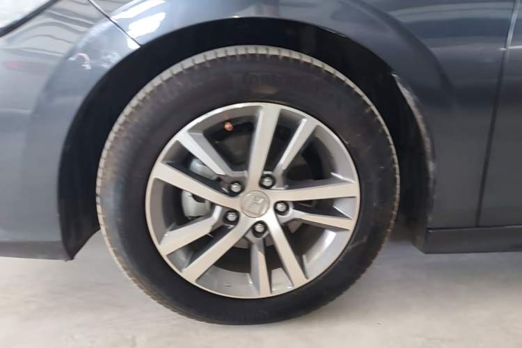 Used Honda Civic 2022 240TURBO CVT Dynamic Edition Left Front Wheel Hub