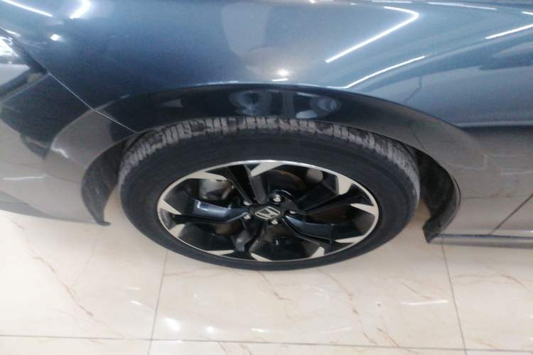 Used Honda Civic 2022 240TURBO CVT Dynamic Edition Left Front Wheel Hub