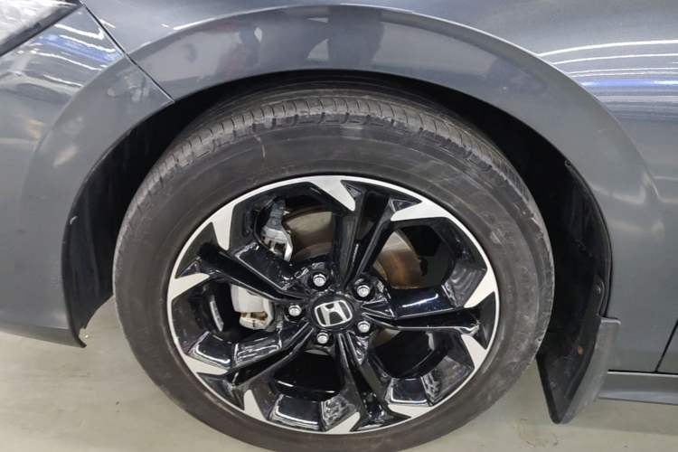 Used Honda Civic 2022 240TURBO CVT Dynamic Edition Left Front Wheel Hub