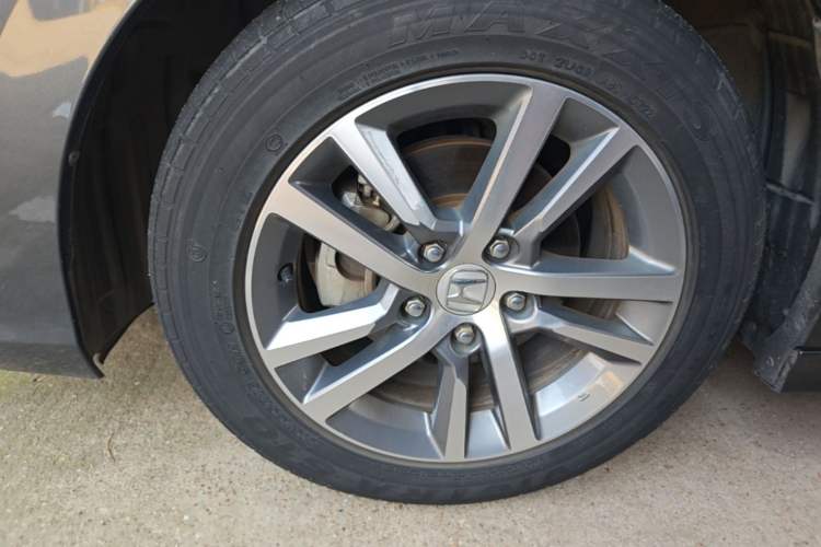 Used Honda Civic 2022 240TURBO CVT Dynamic Edition Left Front Wheel Hub