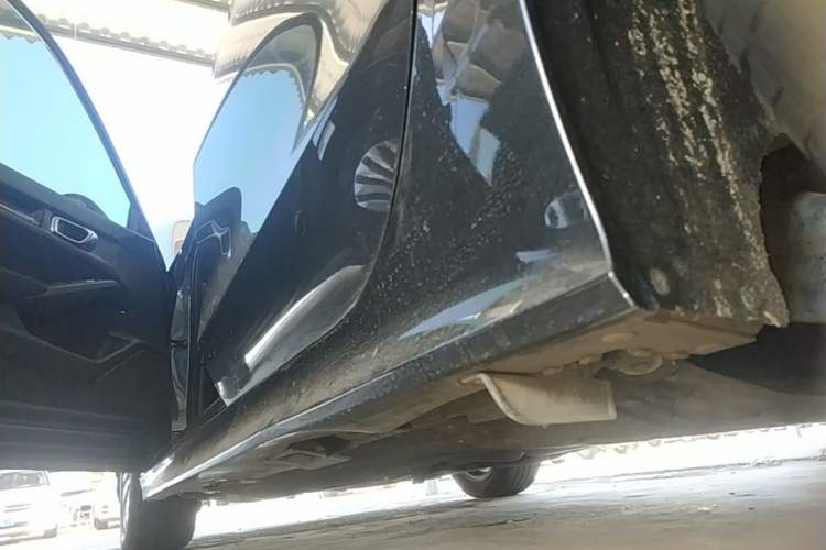 Used Honda Civic 2022 240TURBO CVT Dynamic Edition Left Side Sill