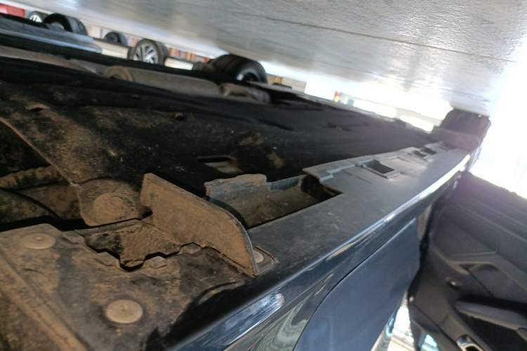 Used Honda Civic 2022 240TURBO CVT Dynamic Edition Left Side Sill