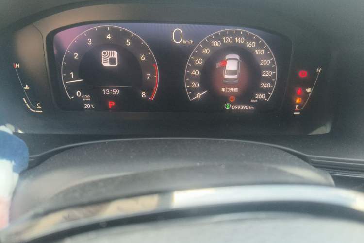Used Honda Civic 2022 240TURBO CVT Dynamic Edition Odometer Close Up