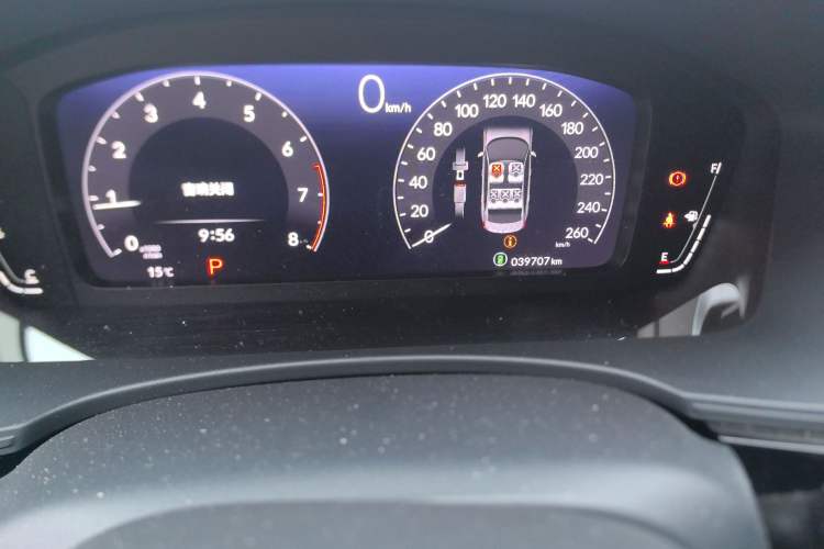 Used Honda Civic 2022 240TURBO CVT Dynamic Edition Odometer Close Up