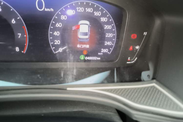 Used Honda Civic 2022 240TURBO CVT Dynamic Edition Odometer Close Up