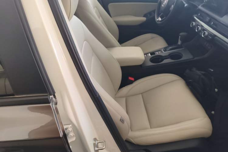 Used Honda Civic 2022 240TURBO CVT Dynamic Edition Right Front Seat