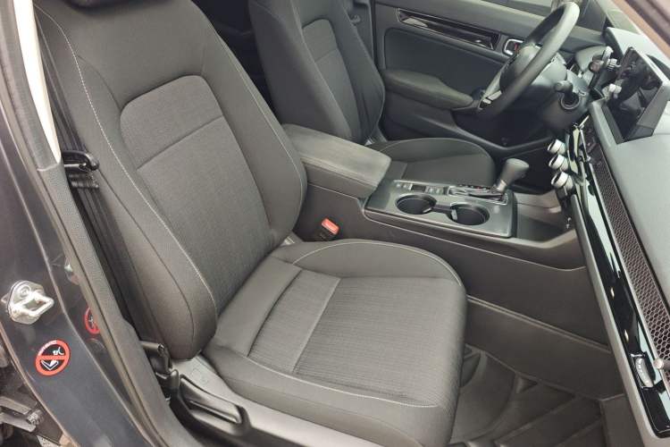 Used Honda Civic 2022 240TURBO CVT Dynamic Edition Right Front Seat